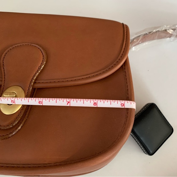 Tan faux leather crossbody bag With Mirror And Coin Keychain Small Purse NEW - Picture 6 of 10